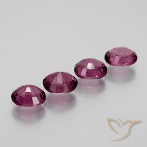 Shop natural 3.58ct Rouge Rapberry Grenat Rhodolite gems, ovale, from Mozambique at GemSelect. In stock, global shipping!