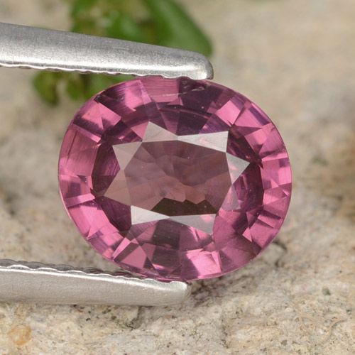 Grenat rhodolite Violet Rosâtre naturelle ovale, 1.23 ct, VS