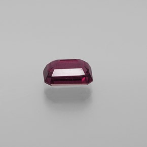 Grenat rhodolite rouge naturelle taille émeraude, 1,67 ct, VS