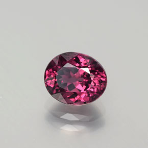 Grenat Rhodolite Rouge framboises naturelle Coupe ovale, 2.07 ct, VVS-VS