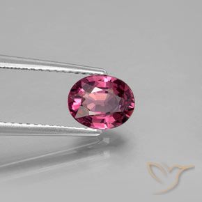 Grenat rhodolite Pourpre moyen naturelle ovale, 1.45 ct, VVS-VS