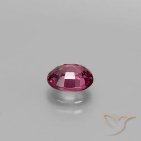 Grenat rhodolite Pourpre moyen naturelle ovale, 1.45 ct, VVS-VS