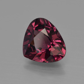 Grenat Rhodolite Rouge framboises naturelle En forme de poire, 3.25 ct, VVS-VS