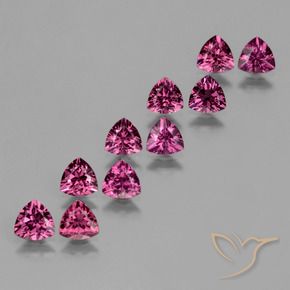 Shop natural 5.15ct Pourpre moyen-foncé Grenat Rhodolite gems, Trillion, from Mozambique at GemSelect. In stock, global shipping!