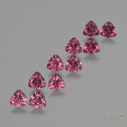 Shop natural 4.93ct Rose-magenta Grenat rhodolite gems, Trillion, from Mozambique at GemSelect. In stock, global shipping!