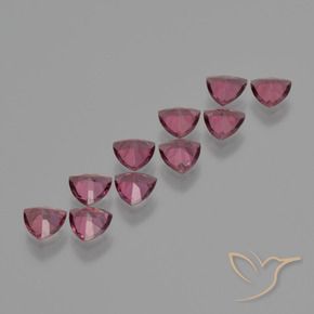 Shop natural 4.93ct Rose-magenta Grenat rhodolite gems, Trillion, from Mozambique at GemSelect. In stock, global shipping!