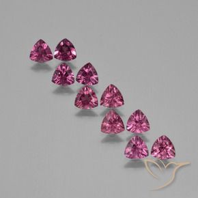 Shop natural 4.52ct Rose magenta profond Grenat Rhodolite gems, Trillion, from Mozambique at GemSelect. In stock, global shipping!