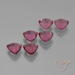 Shop natural 3.12ct Pourpre moyen Grenat Rhodolite gems, Trillion, from Mozambique at GemSelect. In stock, global shipping!