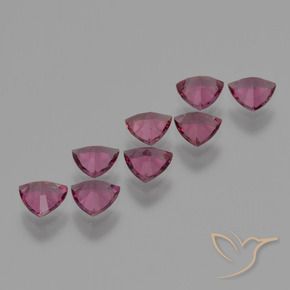 Shop natural 3.52ct Rose-magenta Grenat Rhodolite gems, Trillion, from Mozambique at GemSelect. In stock, global shipping!