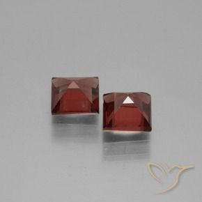 Shop natural 1.54ct Rouge écarlate profond Grenat Rhodolite gems, Carré, from Mozambique at GemSelect. In stock, global shipping!