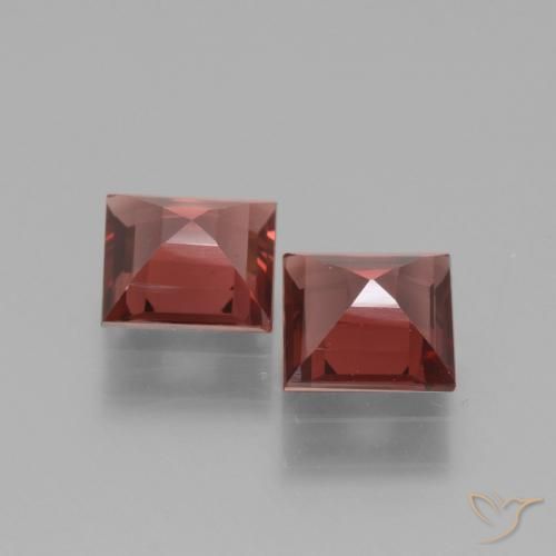 Shop natural 1.36ct Rouge moyen Grenat Rhodolite gems, Carré, from Mozambique at GemSelect. In stock, global shipping!