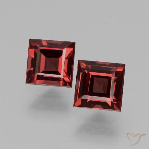 Shop natural 1.68ct Rouge écarlate profond Grenat rhodolite gems, Carré, from Mozambique at GemSelect. In stock, global shipping!