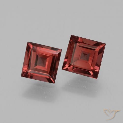 Shop natural 1.37ct Rouge foncé Grenat rhodolite gems, Carré, from Mozambique at GemSelect. In stock, global shipping!