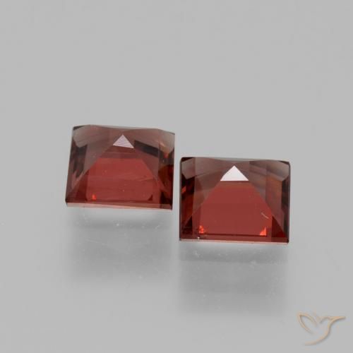 Shop natural 1.37ct Rouge foncé Grenat rhodolite gems, Carré, from Mozambique at GemSelect. In stock, global shipping!