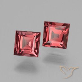 Shop natural 1.67ct Rouge moyen Grenat rhodolite gems, Carré, from Mozambique at GemSelect. In stock, global shipping!