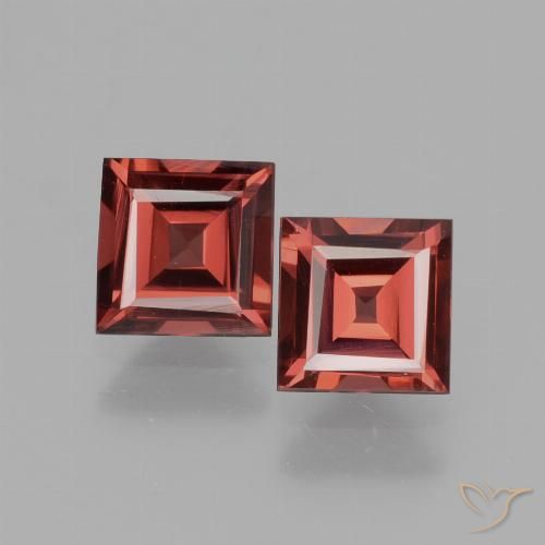 Shop natural 1.53ct Rouge foncé Grenat rhodolite gems, Carré, from Mozambique at GemSelect. In stock, global shipping!