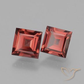 Shop natural 1.53ct Rouge foncé Grenat rhodolite gems, Carré, from Mozambique at GemSelect. In stock, global shipping!
