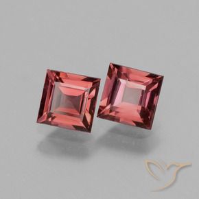Shop natural 1.63ct Rouge moyen-foncé Grenat Rhodolite gems, Carré, from Mozambique at GemSelect. In stock, global shipping!