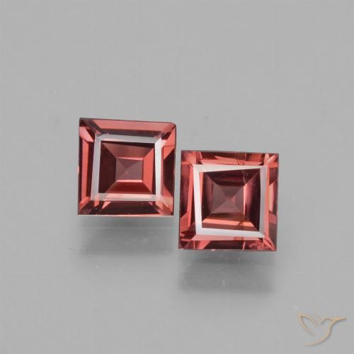 Shop natural 1.34ct Baies rouge profond Grenat rhodolite gems, Carré, from Mozambique at GemSelect. In stock, global shipping!
