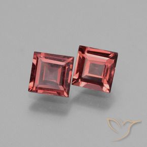 Shop natural 1.38ct Rouge écarlate léger Grenat Rhodolite gems, Carré, from Mozambique at GemSelect. In stock, global shipping!