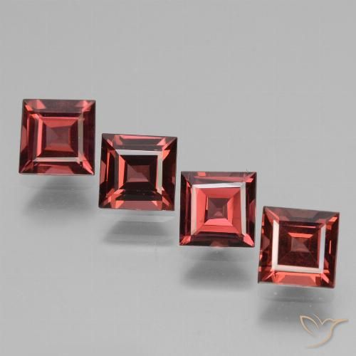 Shop natural 3.25ct Rouge foncé Grenat rhodolite gems, Carré, from Mozambique at GemSelect. In stock, global shipping!