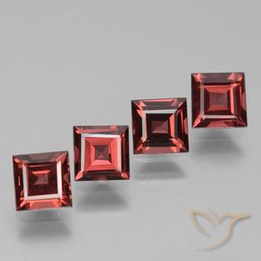 Shop natural 3.25ct Rouge foncé Grenat rhodolite gems, Carré, from Mozambique at GemSelect. In stock, global shipping!