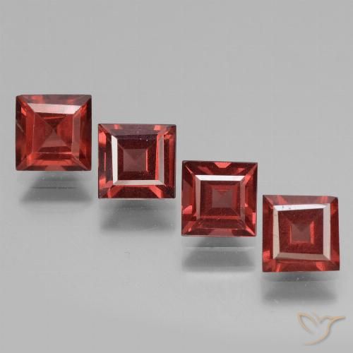 Shop natural 2.93ct Rouge foncé Grenat rhodolite gems, Carré, from Mozambique at GemSelect. In stock, global shipping!