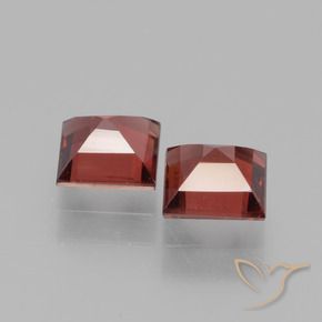 Shop natural 1.52ct Rouge écarlate profond Grenat Rhodolite gems, Carré, from Mozambique at GemSelect. In stock, global shipping!