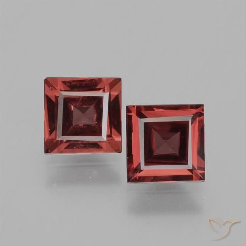 Shop natural 1.47ct Rouge foncé Grenat rhodolite gems, Carré, from Mozambique at GemSelect. In stock, global shipping!