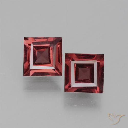 Shop natural 1.37ct Vin rouge profond Grenat rhodolite gems, Carré, from Mozambique at GemSelect. In stock, global shipping!