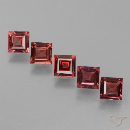 Shop natural 2.90ct Rouge merlot Grenat rhodolite gems, Carré, from Mozambique at GemSelect. In stock, global shipping!