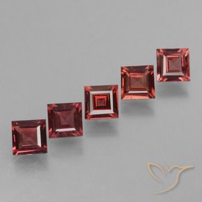 Shop natural 2.90ct Rouge merlot Grenat rhodolite gems, Carré, from Mozambique at GemSelect. In stock, global shipping!