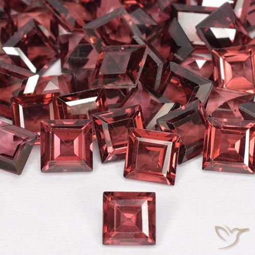 Grenat rhodolite Rouge foncé naturelle Carré, 0.76 ct, VS