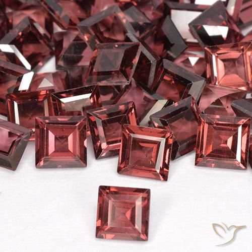 Grenat rhodolite Rouge foncé naturelle Carré, 0.76 ct, VS
