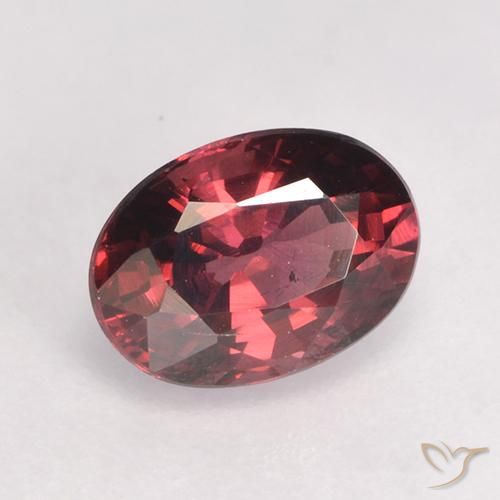Grenat Rhodolite Rouge foncé naturelle ovale, 1.12 ct, VS
