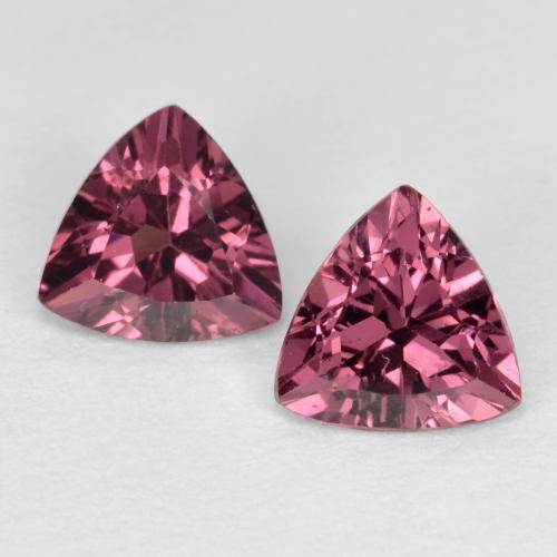 Achetez naturel 0.94ct Rose-magenta Grenat Rhodolite gems, Trillion, En provenance Mozambique chez GemSelect. En stock, livraison internationale!