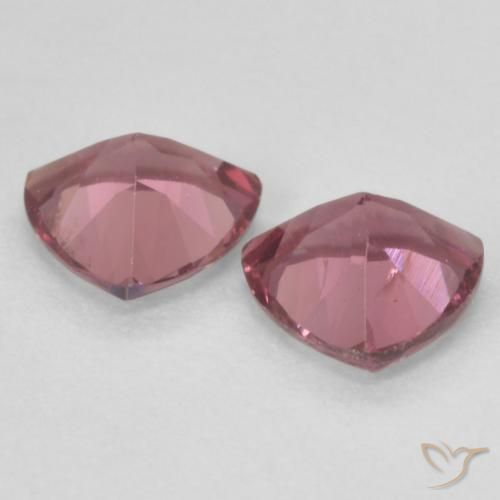Shop natural 1.06ct Light Merlot Red Grenat Rhodolite gems, Trillion, from Mozambique at GemSelect. In stock, global shipping!