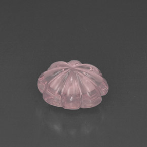 Quartz rose rose naturelle taille fleur, 6,33 ct, transparent