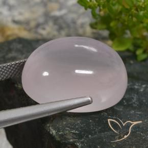 Quartz rose Rose rosé très clair naturelle ovale, 26.92 ct, Translucide
