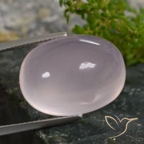 Quartz rose Rose léger naturelle ovale, 29.72 ct, Translucide