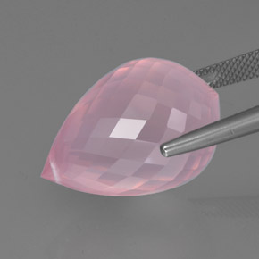 Quartz rose rose naturelle briolette, 33,95 ct, transparent