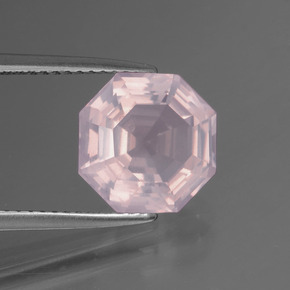 Quartz Rose Rose léger naturelle Taille émeraude, 3.60 ct, Transparent