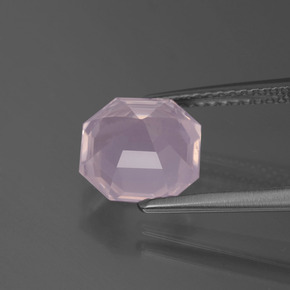 Quartz Rose Rose cerise léger naturelle Taille émeraude, 2.56 ct, Transparent