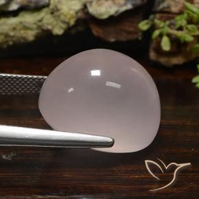 Quartz rose Rose clair naturelle ovale, 31.95 ct, Translucide