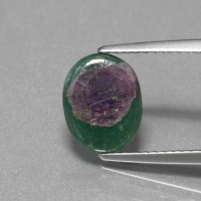 Rubis dans fuchsite bicolore naturelle coupe ovale, 2,25 ct, translucide