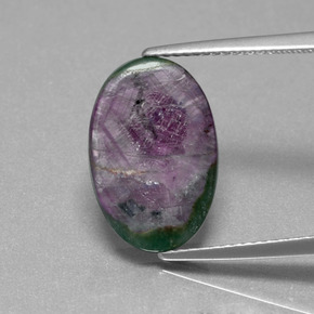 Rubis dans fuchsite multicolore naturelle coupe ovale, 6,33 ct, translucide