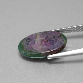Rubis dans fuchsite multicolore naturelle coupe ovale, 6,33 ct, translucide