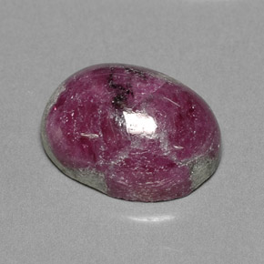 Rubis zoïsite multicolore naturelle coupe ovale, 14,74 ct, opaque