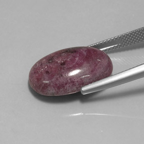 Rubis zoïsite multicolore naturelle coupe ovale, 15,16 ct, opaque