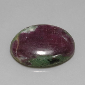Rubis zoïsite multicolore naturelle coupe ovale, 22,73 ct, opaque
